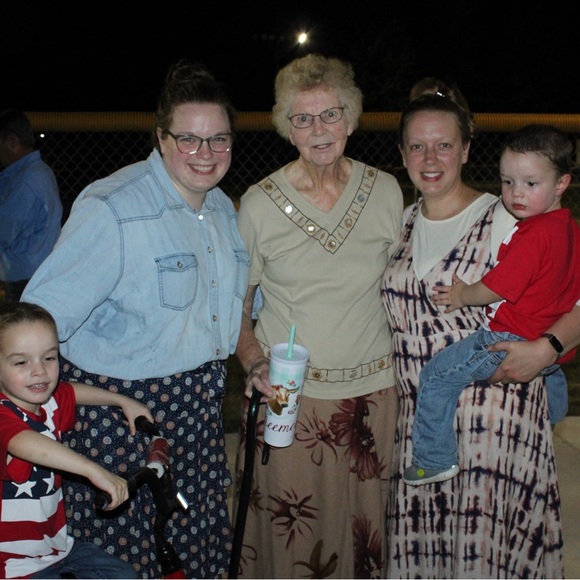 Meet your Posher, Elena - Picture 8 of 14